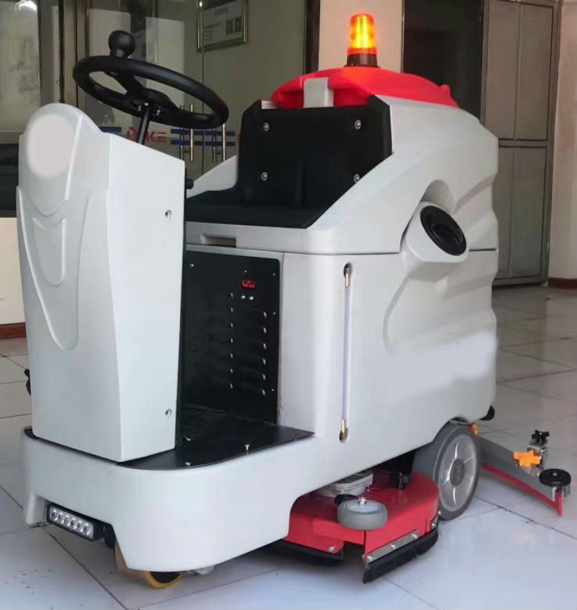 LS-660小型驾驶式洗地机